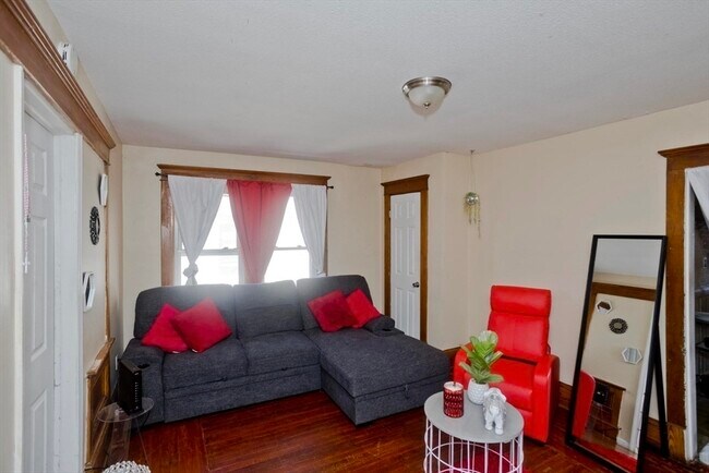 Building Photo - 3 St Paul St