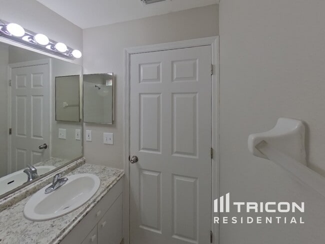 Building Photo - 828 Cape Cod Cir