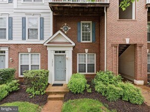 Building Photo - 12753 Fair Crest Ct