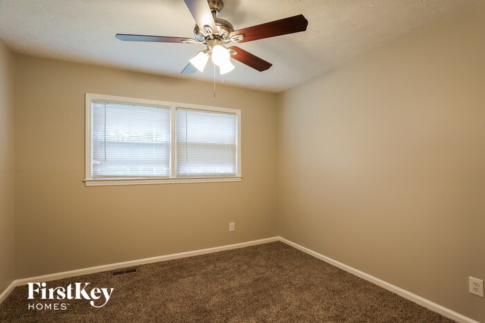 Building Photo - 158 Donna Ln