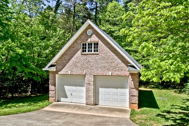 Building Photo - 111 Daleyuhski Way