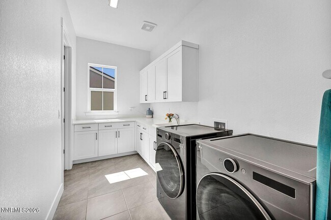 Building Photo - 5445 Side Saddle Trail