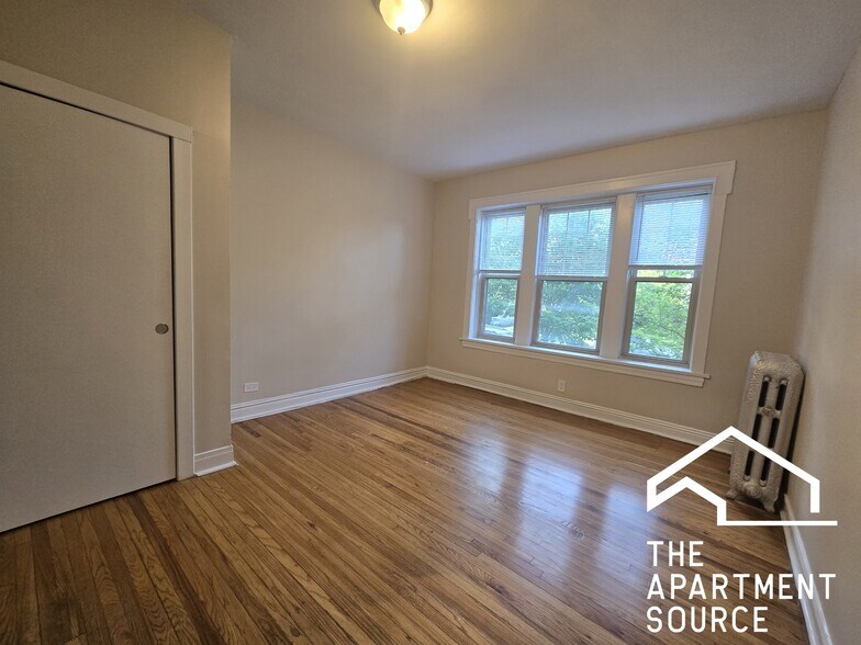 Building Photo - 558 Elmwood Ave