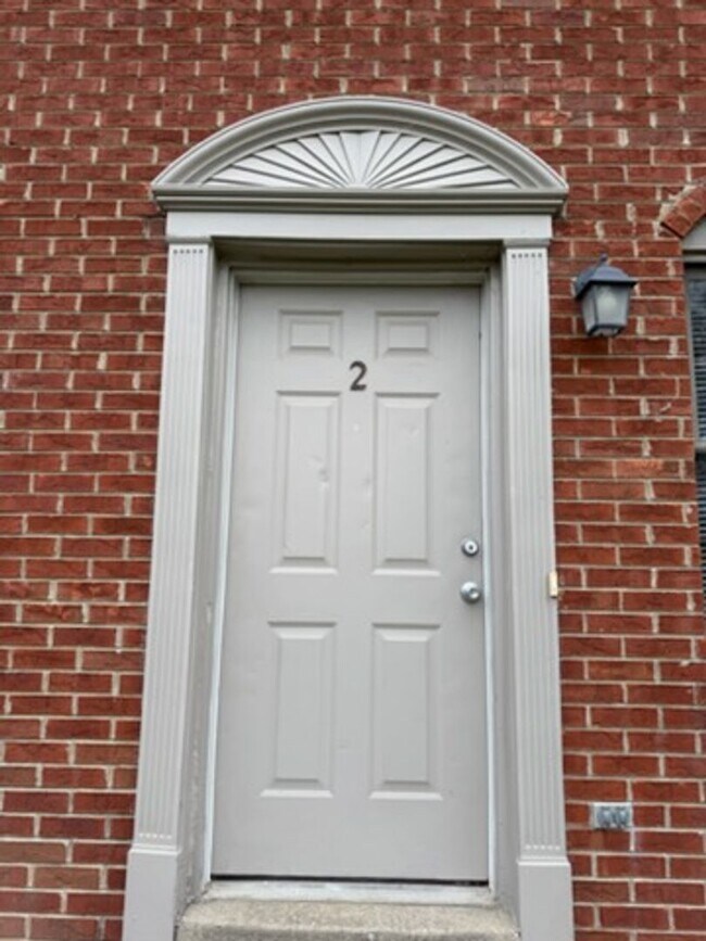 Building Photo - 302 McDougal Ave
