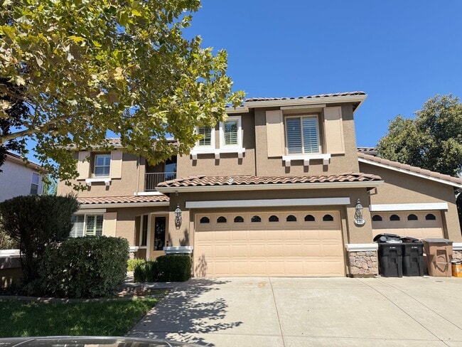 Building Photo - 2205 Maloney Dr