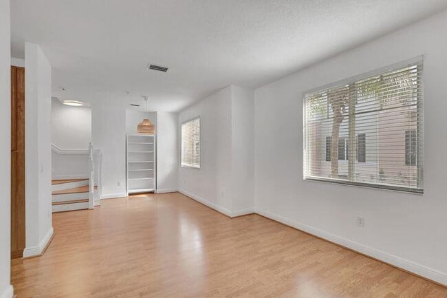 Building Photo - 3813 NW 5th Terrace