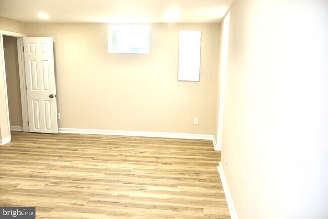 Building Photo - 147 Deacon Rd