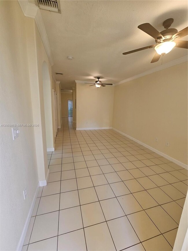 Building Photo - 1543 SE 25th St