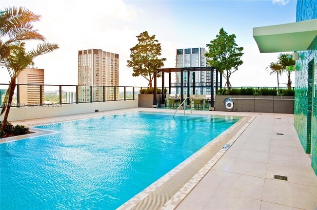 Building Photo - 11 NE 6th St