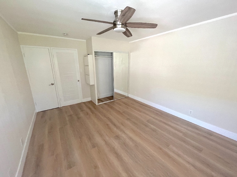 Building Photo - 666 Glenneyre St