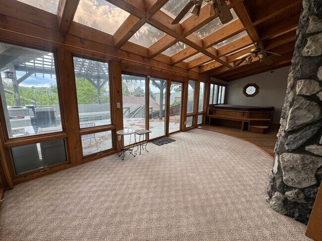 Building Photo - 4720 Oz Ct