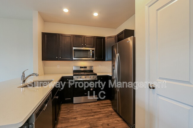 Building Photo - 66 Arlotta St