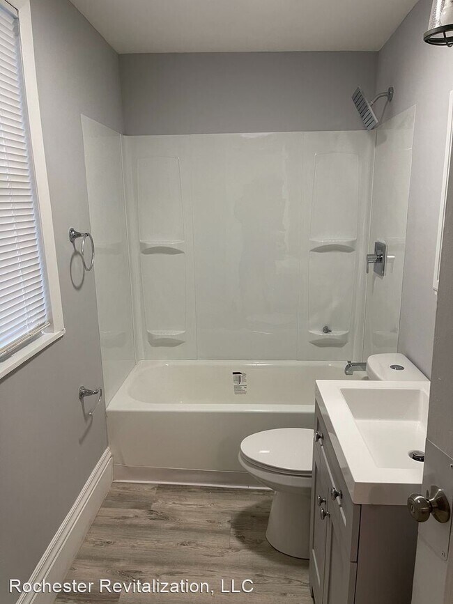 Building Photo - 4 br, 2 bath House - 826 Seward St