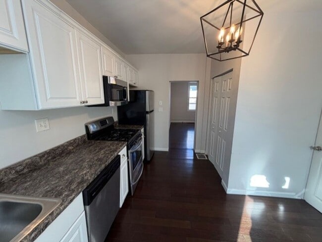 Building Photo - Beautiful Home for Rent With Some Utilities Included