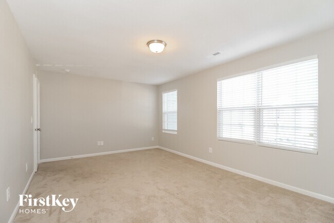 Building Photo - 4725 Tuliptree Dr