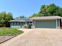 Building Photo - 13100 Julian Ct