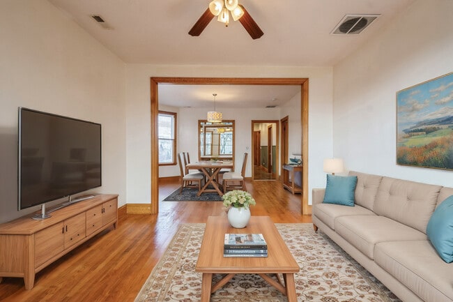 Building Photo - 3400 N Keeler Ave