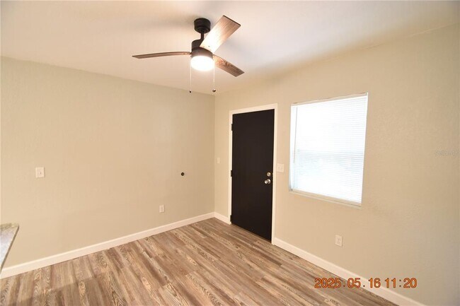 Building Photo - 419 Stremma Rd