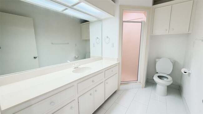 Building Photo - 4601 Country Club View