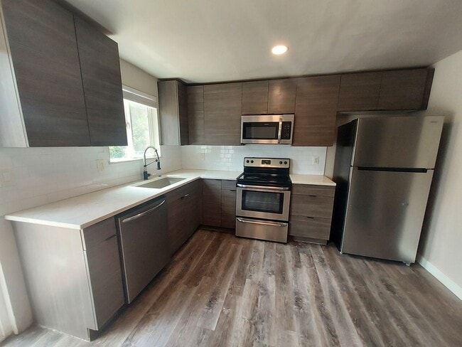 Building Photo - VASU**908