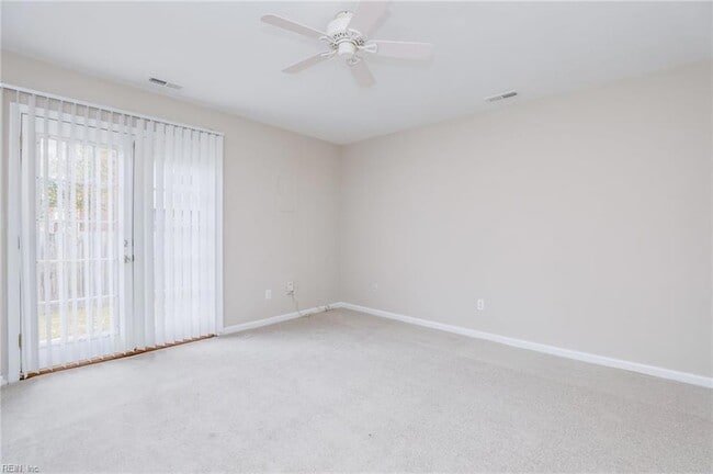 Building Photo - 578 Peregrine St