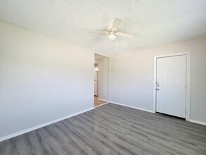 Building Photo - 711 Ave A