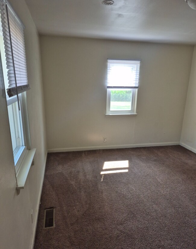 Building Photo - Charming 3-Bedroom Home with Garage & Private Backyard in Brookston, IN