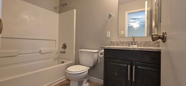 Building Photo - Kingsbury Townhome Northwest Medical Cente...