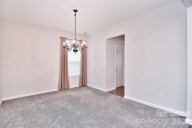 Building Photo - 5115 Chapel Chase Lane