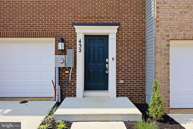 Building Photo - 432 Seeback Dr