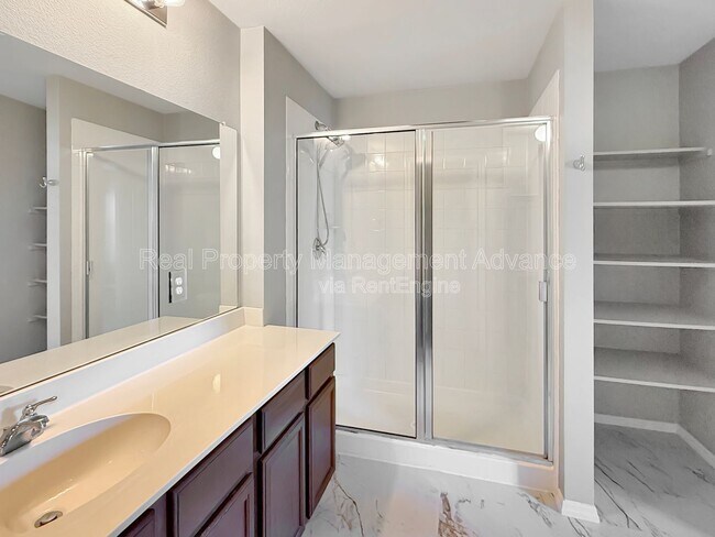 Building Photo - 1305 Savannah Ridge Dr