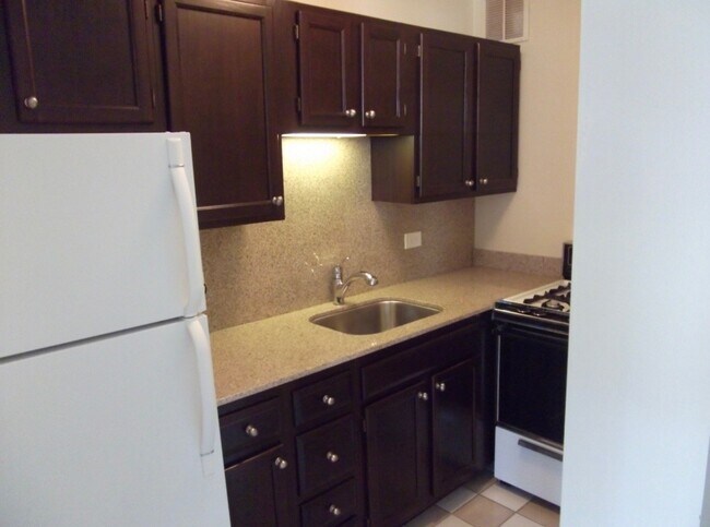 Building Photo - 1 E Scott St