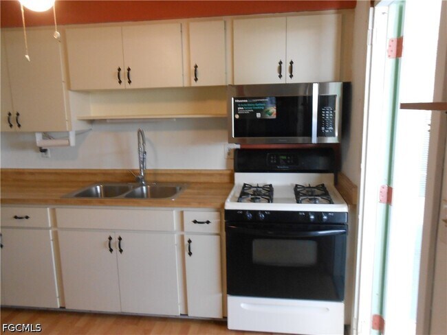 Building Photo - 52 Heath Aster Ln