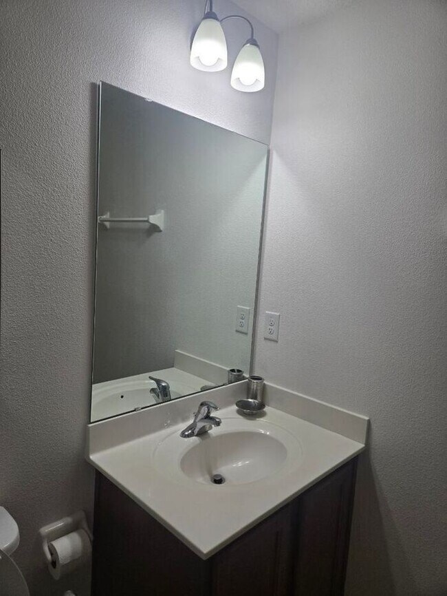 Building Photo - Furnished 4-Bedroom Pool Home in Davenport...