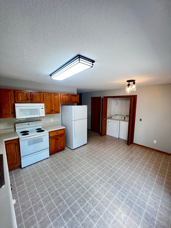 Building Photo - 703 11th Avenue B Ct