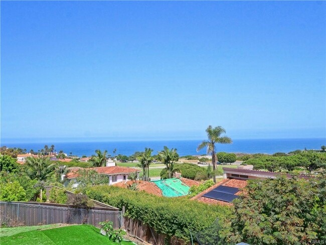 Building Photo - 345 Palos Verdes Dr W
