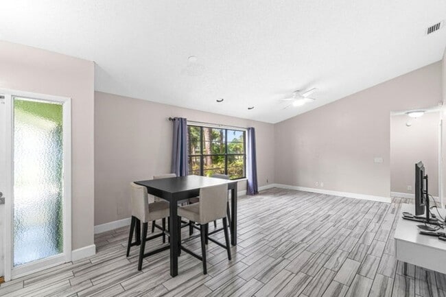 Building Photo - 5335 Havasu Ct