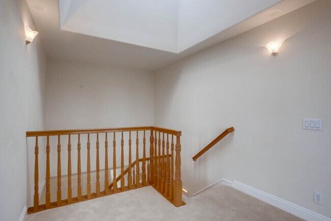 Building Photo - 1844 Dora Dr
