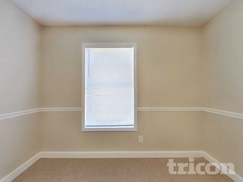 Building Photo - 4609 Insdale Ln NW