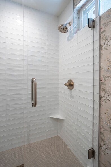 Building Photo - 2517 Navarra Dr