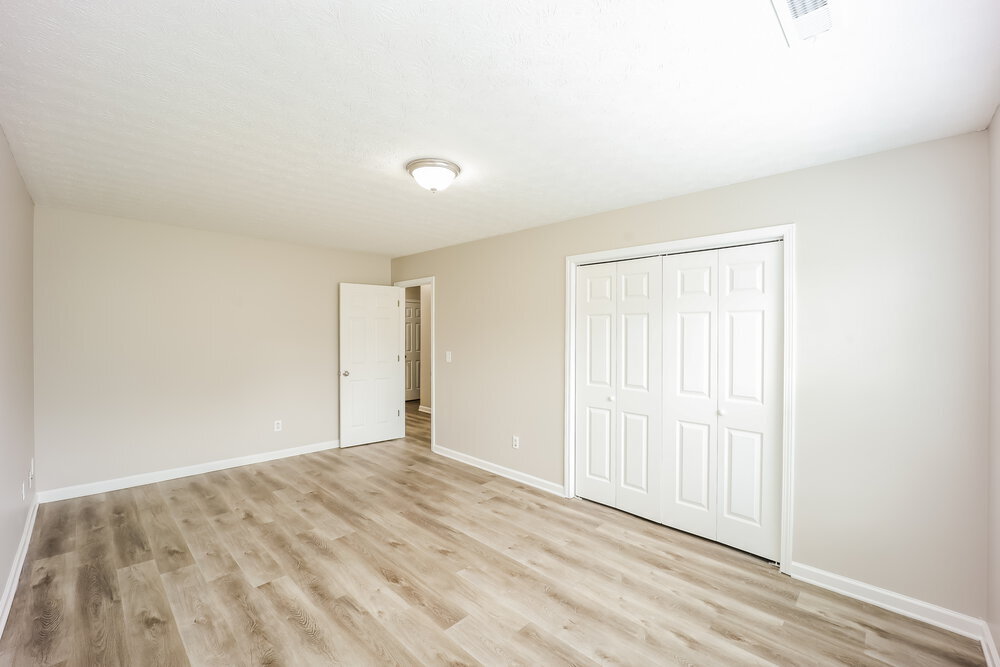 Building Photo - 220 Willow Springs Dr