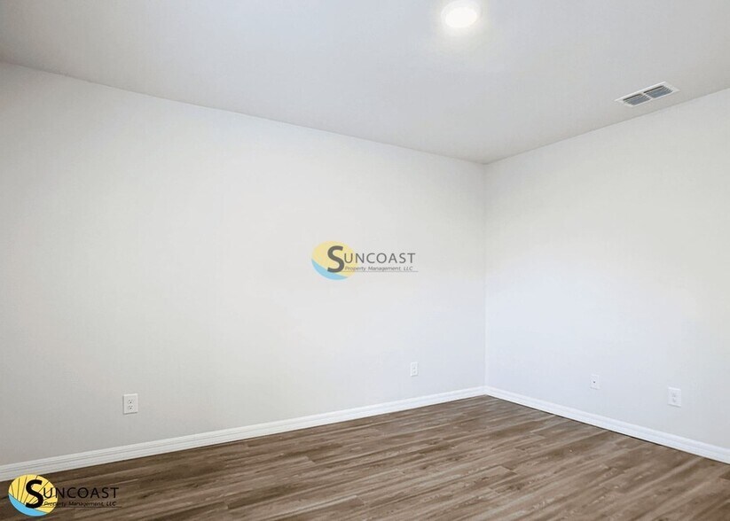 Building Photo - 33 Pine Radial