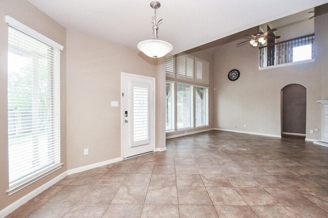 Building Photo - 5207 Belvedere Dr