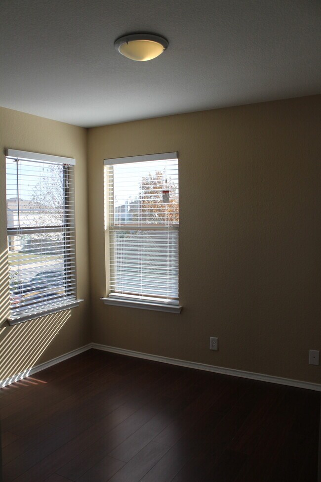 Building Photo - Kyle Home in Waterleaf  Great schools and neighborhood with pool