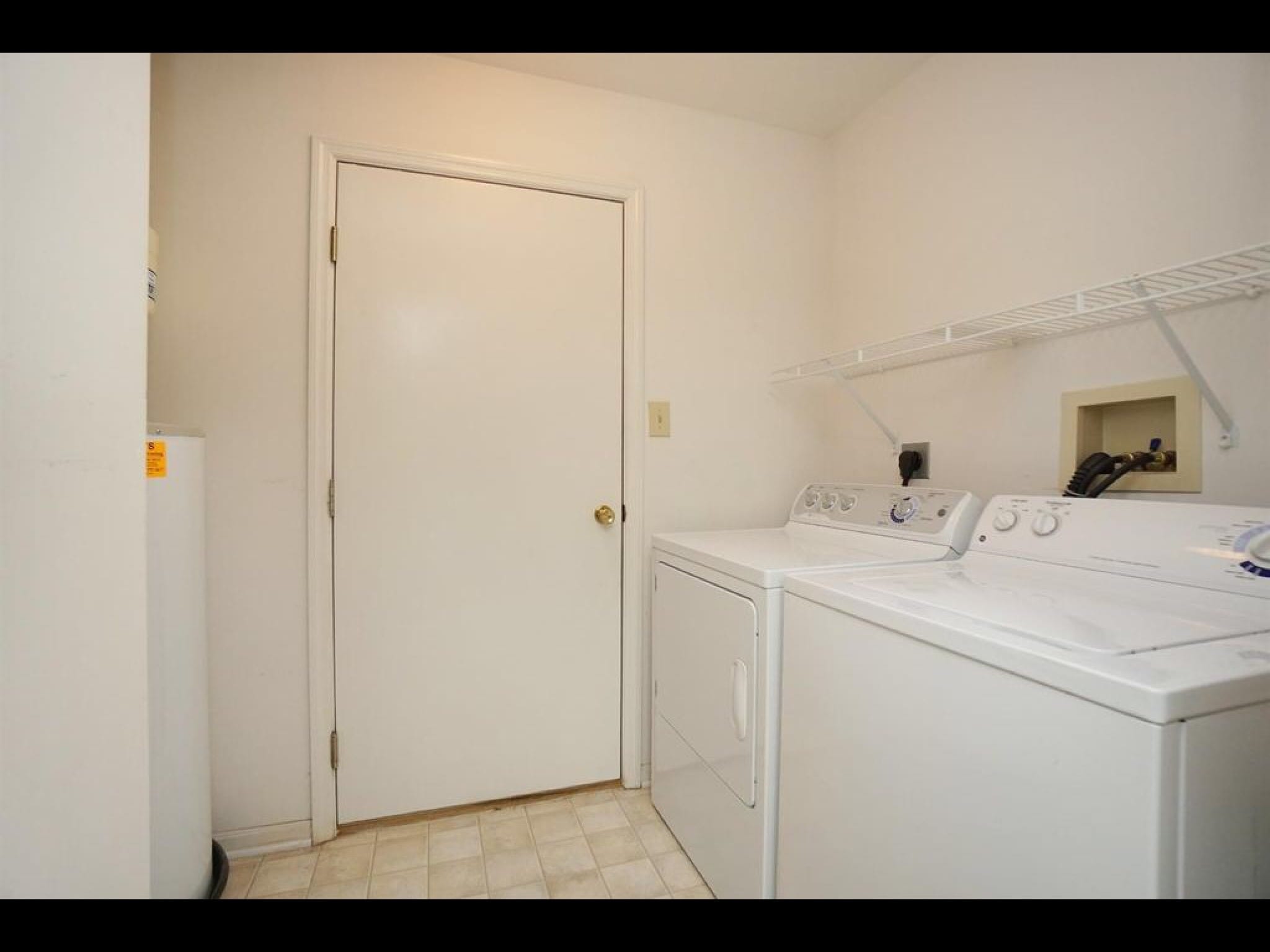 Building Photo - 4678 Court Yard Dr