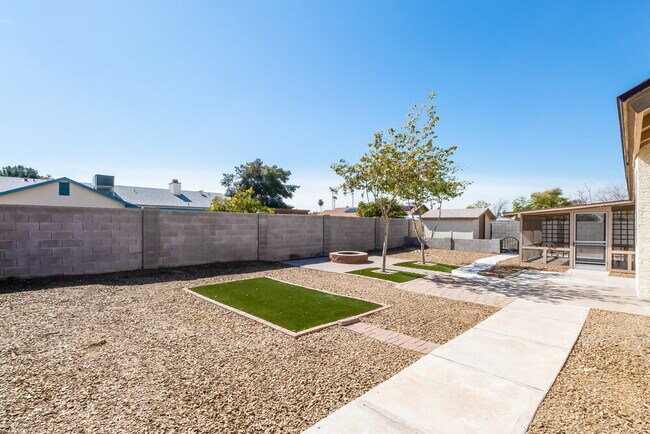 Building Photo - 8725 W Carol Ave