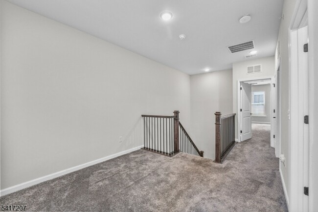 Building Photo - 8 Jessica Ln