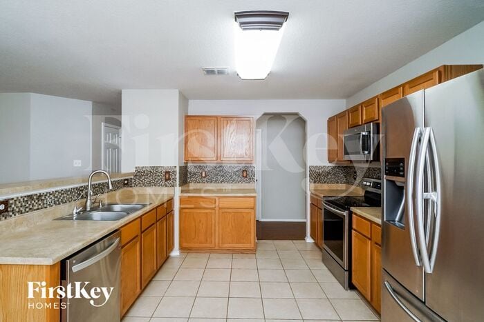 Building Photo - 112 Rustic Acres