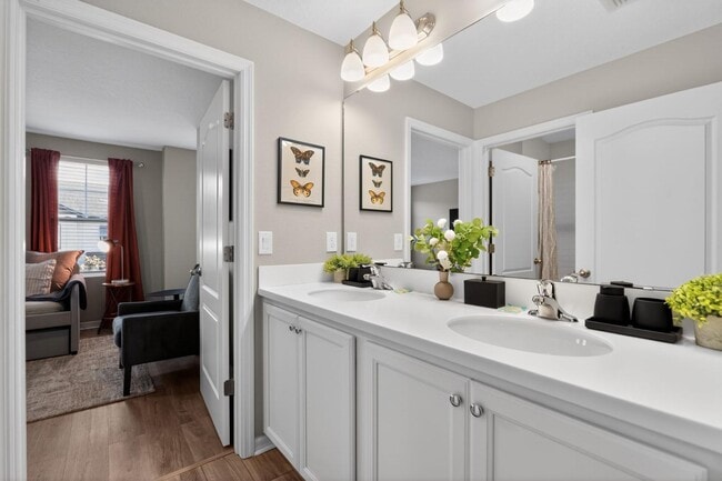 Building Photo - 700 Benoi Dr