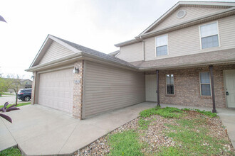 Building Photo - 3923 Snowy Owl Dr